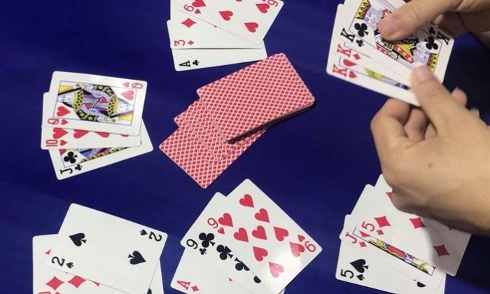 Cách chia bài được liêng