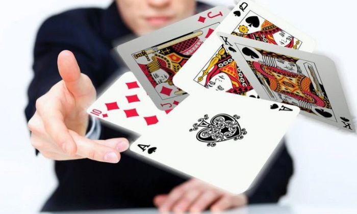 Cách chia bài được liêng